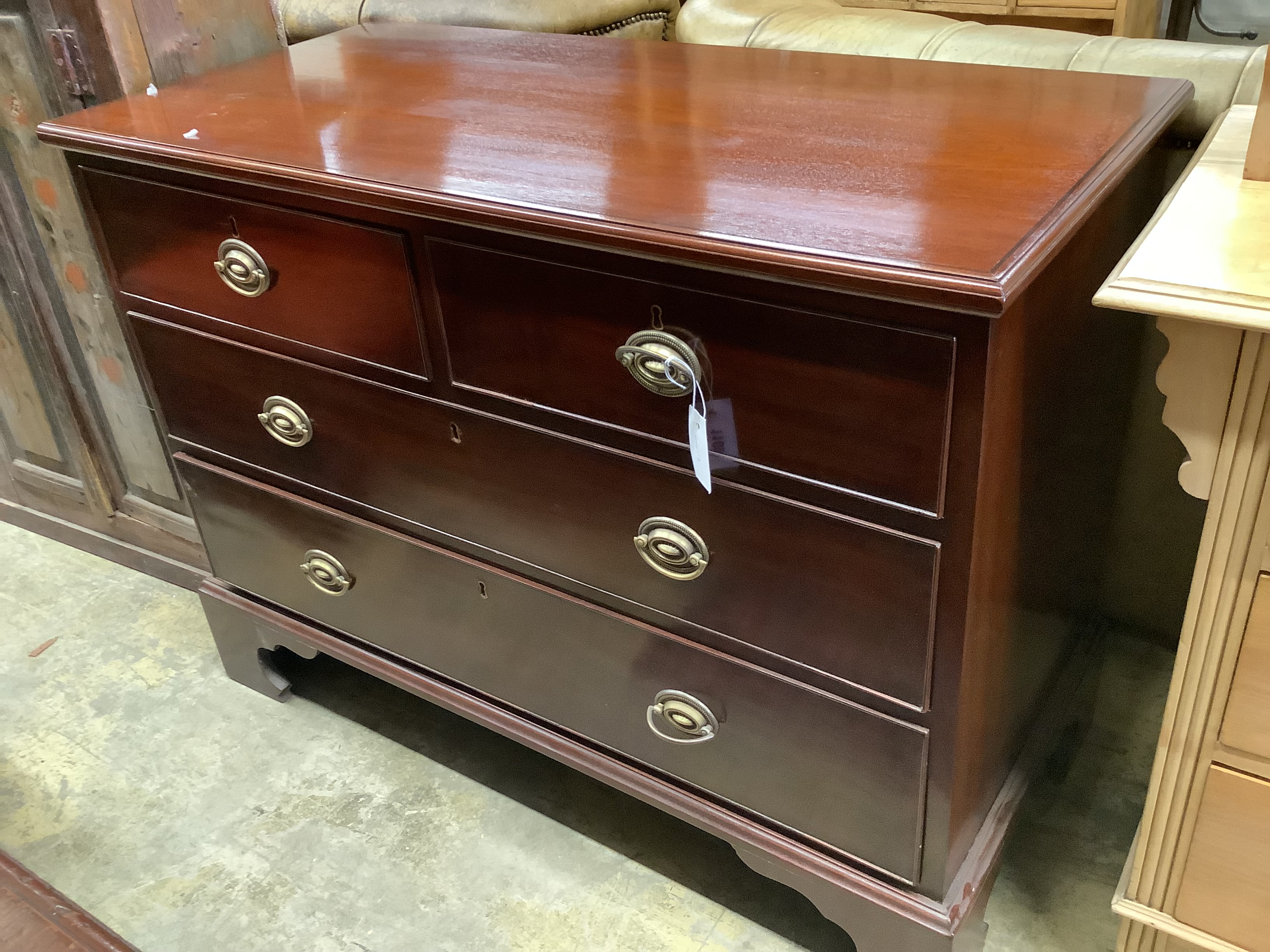 A George IV mahogany chest of drawers, width 109cm, depth 53cm, height 82cm